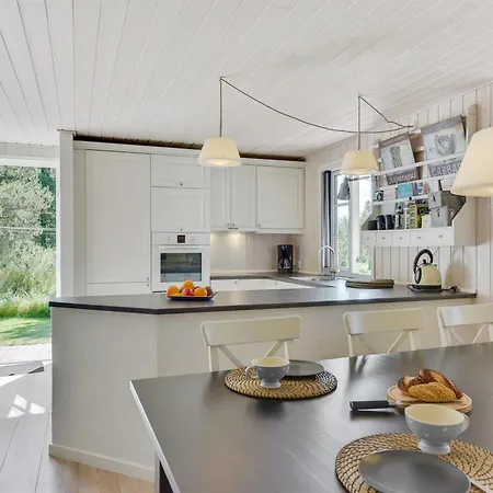 Raili - 1-5km From The Sea By Interhome *