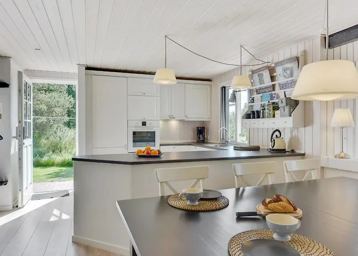 Raili - 1-5km From The Sea By Interhome *